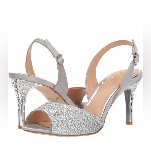 New! Jewel Badgley Mischka Women's Tanner Sandal, silver. Size - 7.5 - Picture 1 of 17